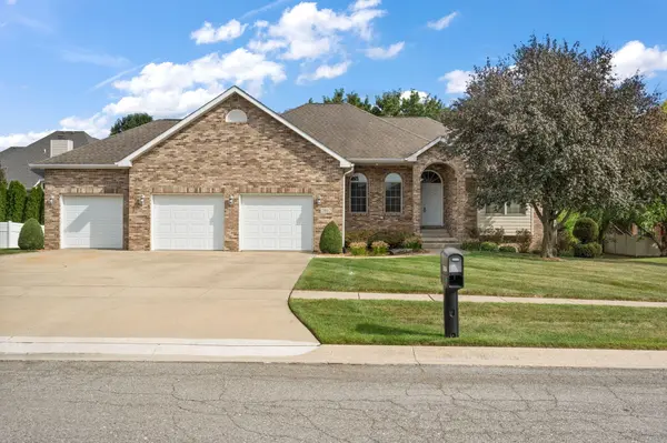 2802 Buckingham DR, Valparaiso, IN 46385