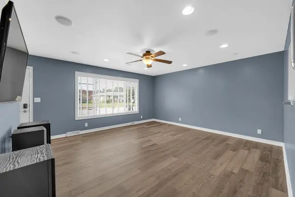 5596 Robbins AVE, Portage, IN 46368