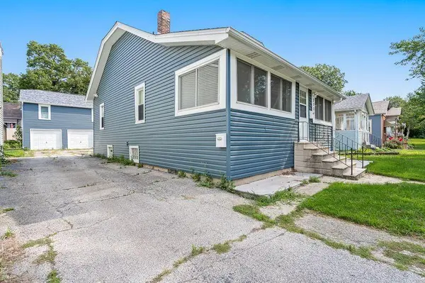 2711 Clough AVE, Highland, IN 46322