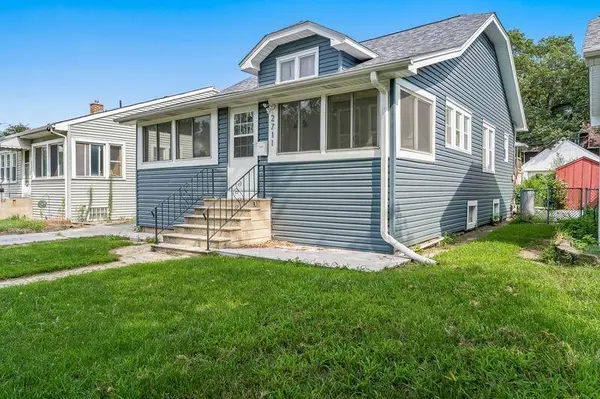 2711 Clough AVE, Highland, IN 46322
