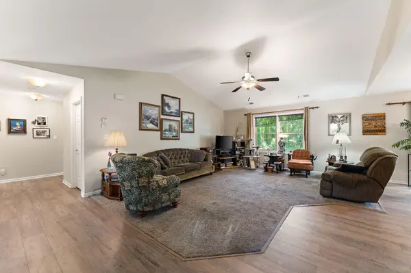 211 W 43rd CT, Griffith, IN 46319