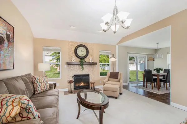 517 Dayspring CT, Valparaiso, IN 46385
