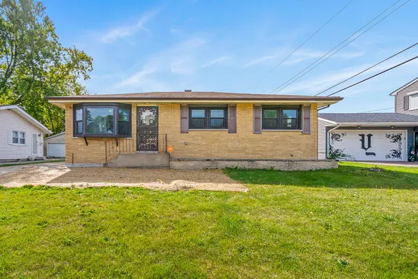 827 E 52nd AVE, Gary, IN 46409
