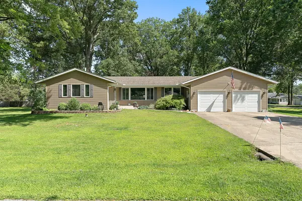 2382 Dakota ST, Chesterton, IN 46304