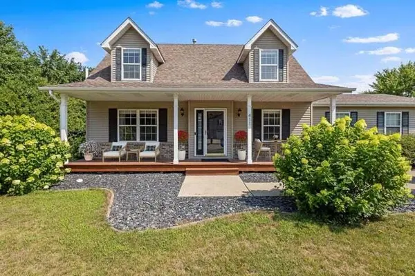 411 E Ross AVE, Kouts, IN 46347