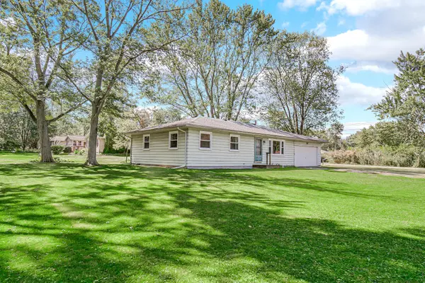 85 E Ballard DR, Chesterton, IN 46304