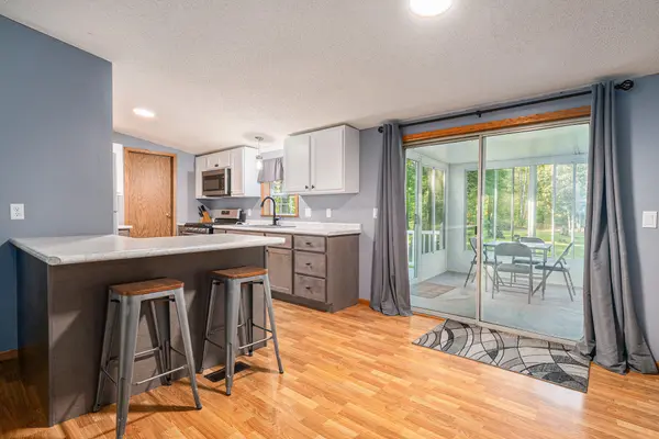 5826 E 1042, Demotte, IN 46310