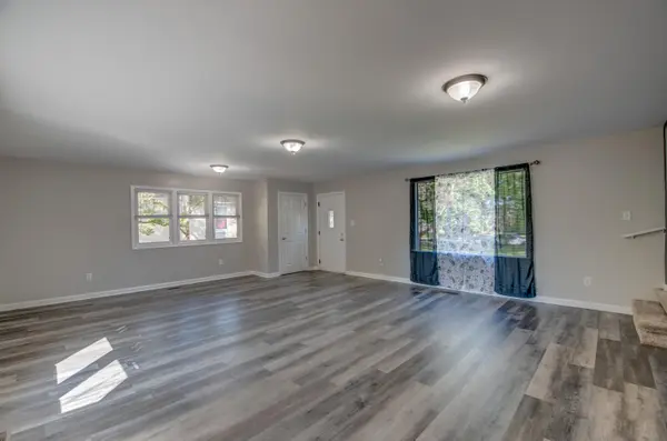 521 E 28th Avenue, Lake Station, IN 46405