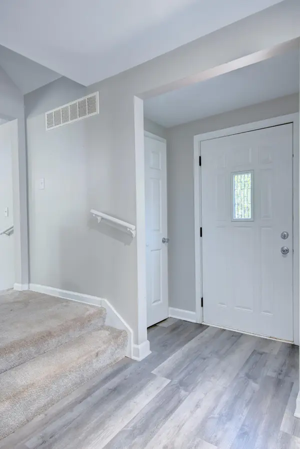 521 E 28th Avenue, Lake Station, IN 46405
