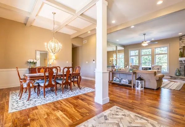 411 W Ashton LN, Valparaiso, IN 46385