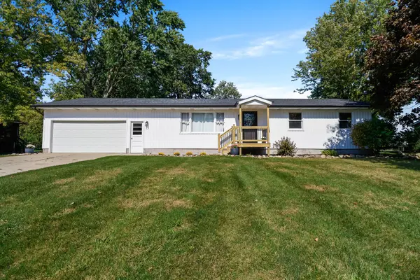 209 S Ross AVE, Kouts, IN 46347