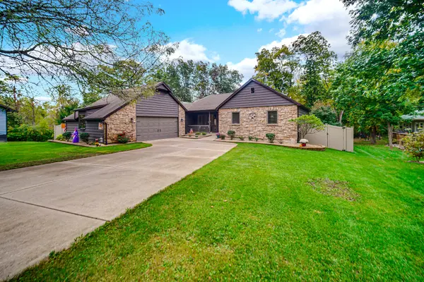 524 Timberwood LN, Lowell, IN 46356