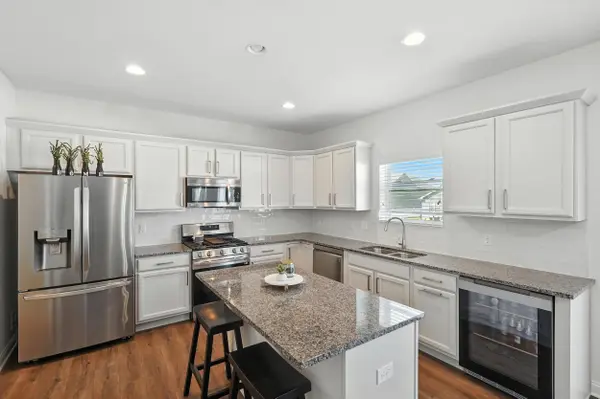 7562 E 116th Avenue, Winfield, IN 46307