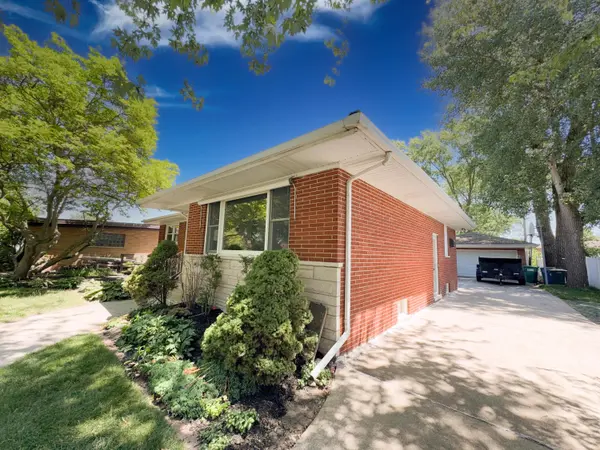 8009 Greenwood Avenue, Munster, IN 46321
