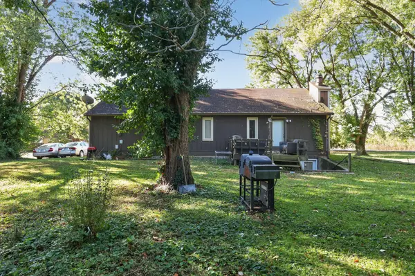 1404 Utica-sellersburg RD, Jeffersonville, IN 47130