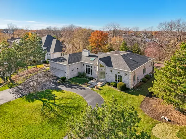 828 Royal Dublin LN, Dyer, IN 46311