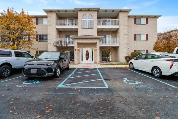 2021 W 75th PL #17, Merrillville, IN 46410