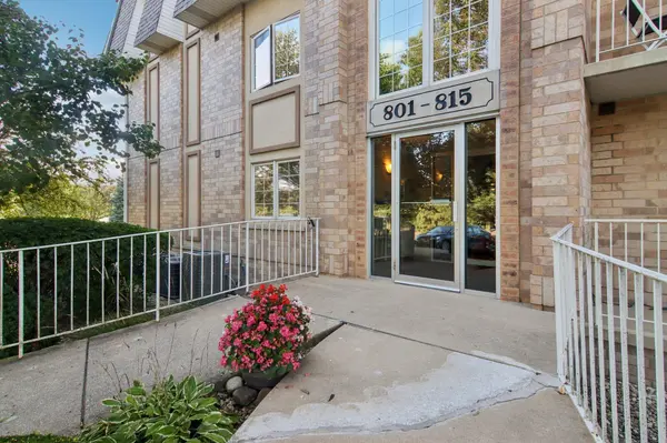 810 Swan DR #2a, Dyer, IN 46311