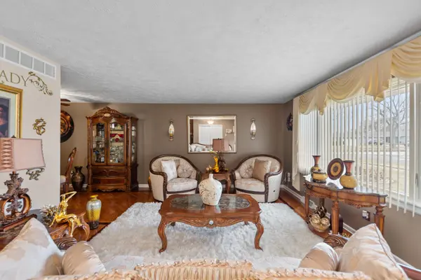 2400 W 59th PL, Merrillville, IN 46410