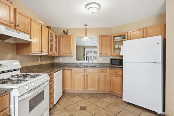 2952 Freedom CIR, Crown Point, IN 46307