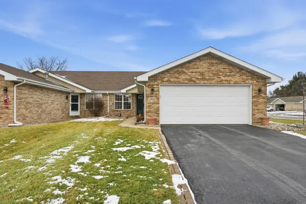2952 Freedom CIR, Crown Point, IN 46307