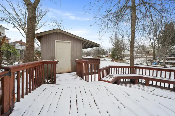 202 Beverly LN, Hobart, IN 46342