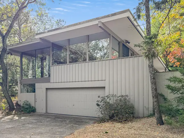 22 Summitt DR, Dune Acres, IN 46304