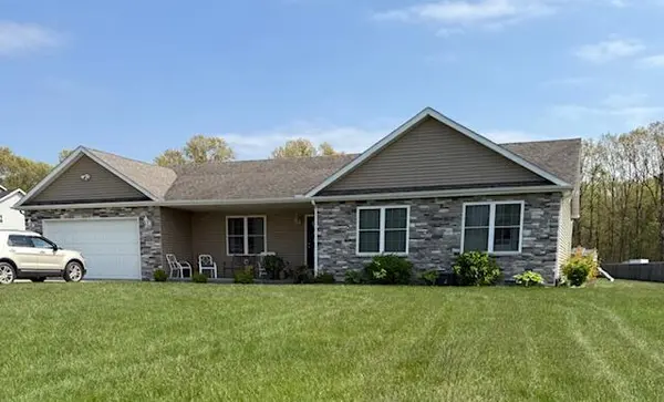 1781 Kelly CT, Wheatfield, IN 46392