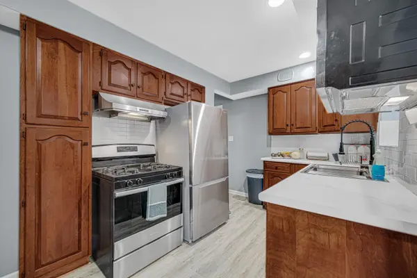 1119 W 38th Place, Hobart, IN 46342