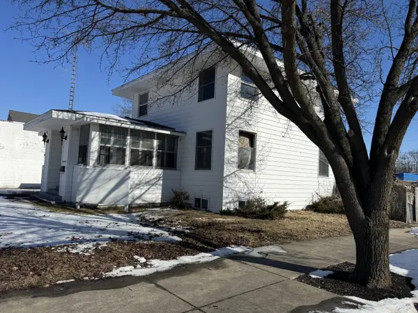 2 N Pearl Street, Knox, IN 46534