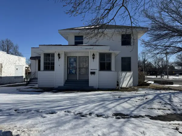 2 N Pearl ST, Knox, IN 46534