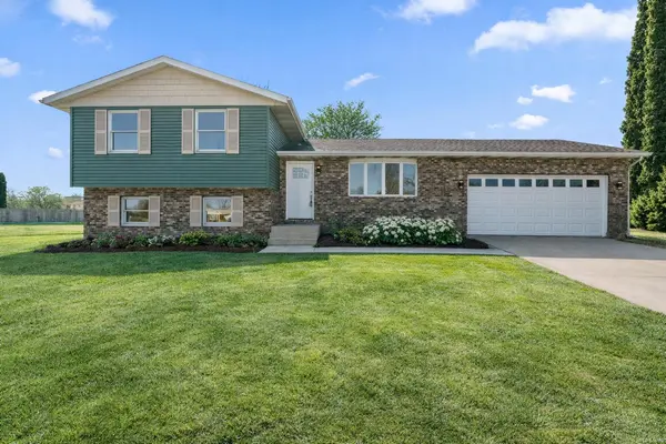 2807 W 63rd LN, Merrillville, IN 46410