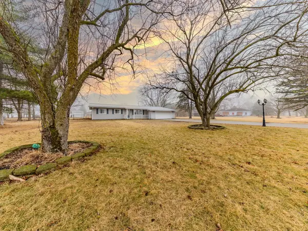 3569 W 1500 S, Kentland, IN 47951