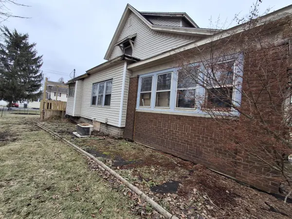 555 W Market Street, Nappanee, IN 46550