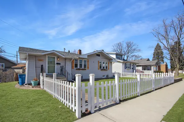 1944 Warwick AVE, Whiting, IN 46394
