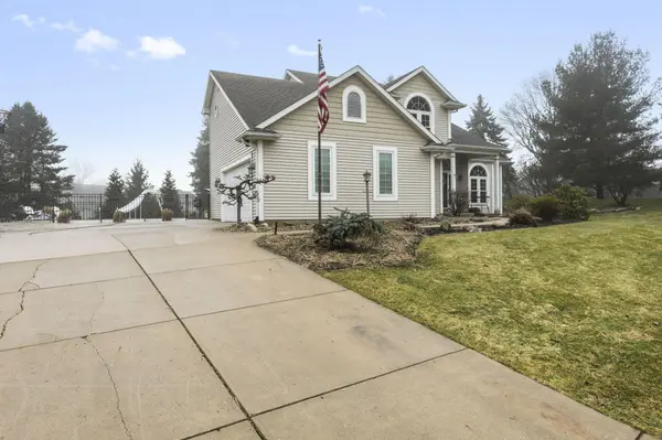 32946 Barn Owl CT, New Carlisle, IN 46552