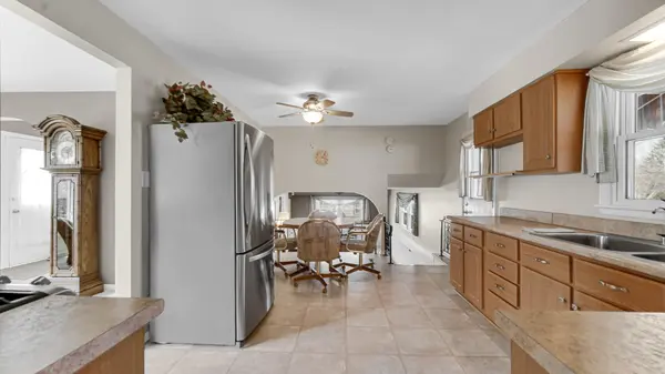 9323 Belmont AVE, St. John, IN 46373