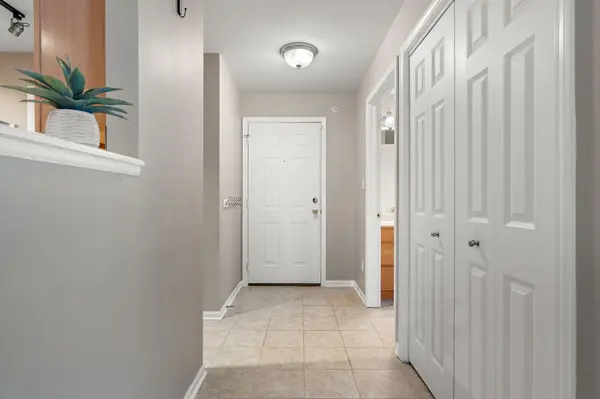 10404 White Oak LN #2a, Munster, IN 46321