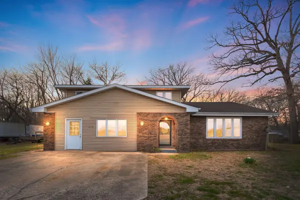 4710 Oak Lane DR, Griffith, IN 46319