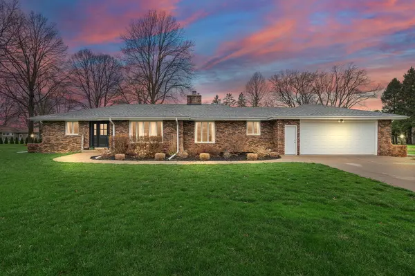 9468 Hilltop DR, St. John, IN 46373
