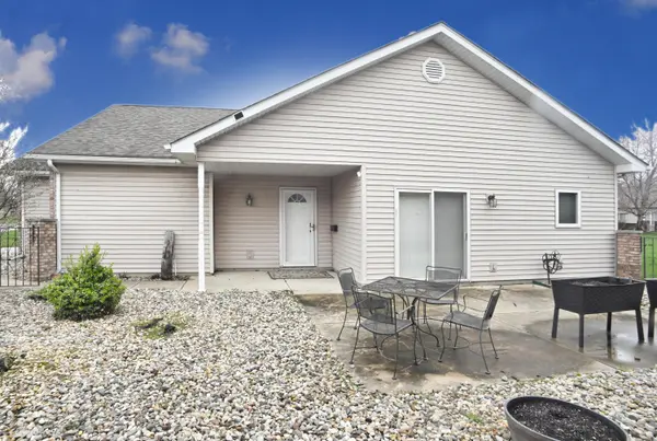 192 Heather LN, Hobart, IN 46342