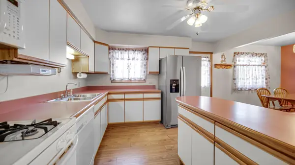141 Monticello DR, Dyer, IN 46311