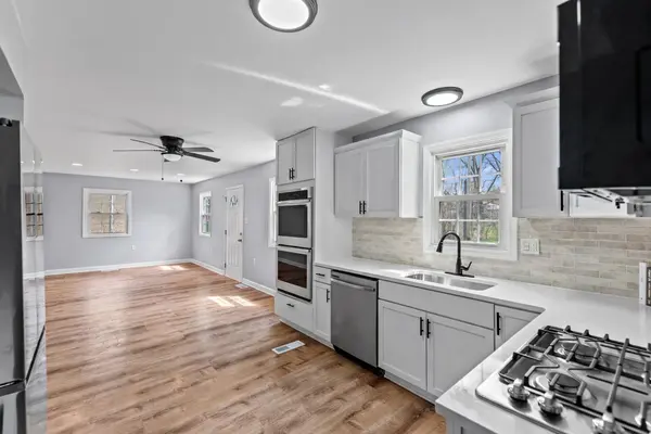 7775 Delaware Place, Merrillville, IN 46410