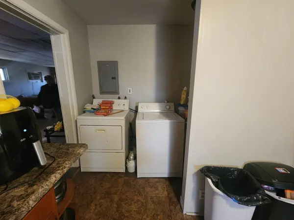 1020 E 61st Place, Merrillville, IN 46410