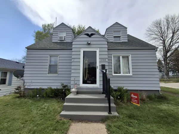 1025 Willow Street,  Mishawaka,  IN 46545