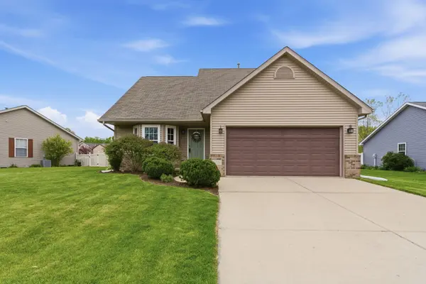 1406 Pine Creek RD, Valparaiso, IN 46383