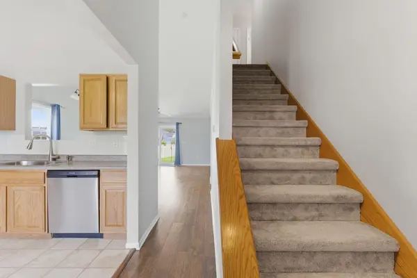 1406 Pine Creek RD, Valparaiso, IN 46383