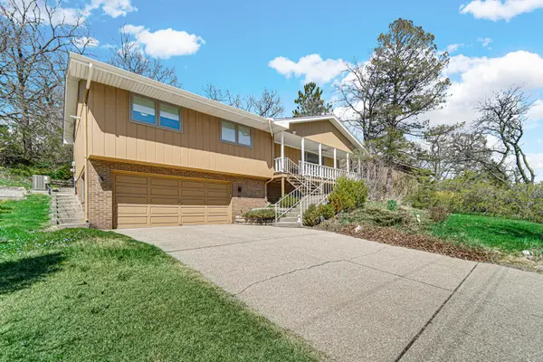95 Diana RD, Ogden Dunes, IN 46368