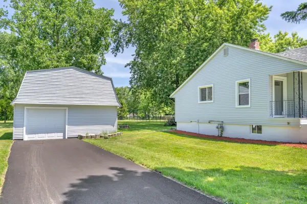 2851 44th ST, Highland, IN 46322