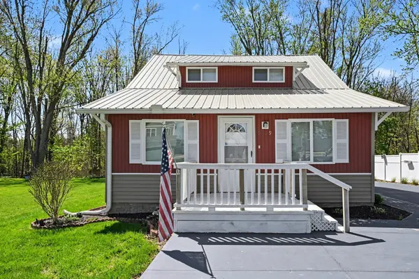 8629 E Hatchery Road, Syracuse, IN 46567